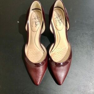 Life Stride Women's Burgundy Pumps